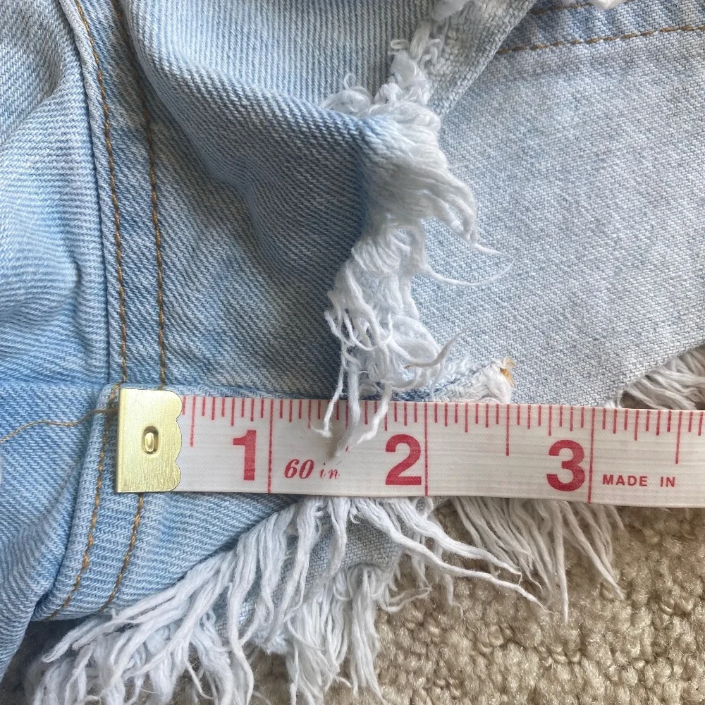 RVCA boyfriend jean shorts light wash denim button fly 26